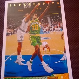 Gary Payton card gold label card